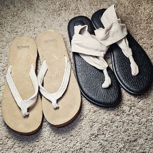 2 Pairs Sanuk Women's Sandals - Black and Tan Size 9 E20